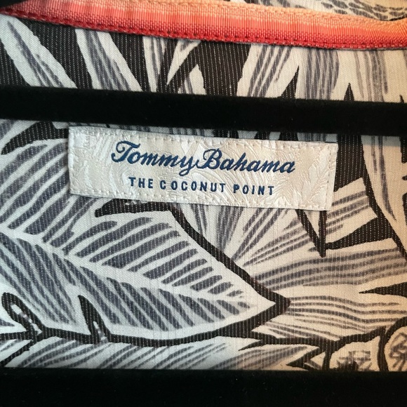 Tommy Bahama Coconut Fronds Short Sleeve Button Up Size Medium - Picture 3 of 6